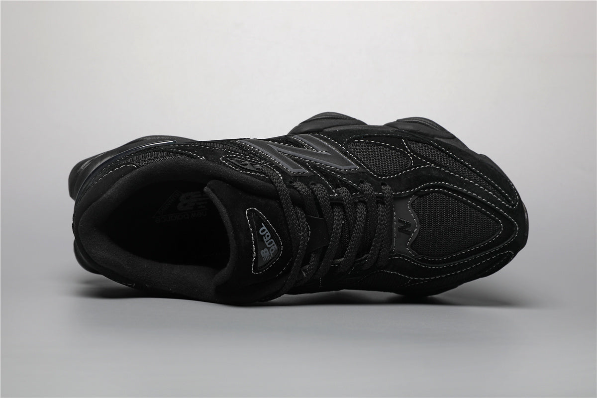 Sneaker unisex New Balance 9060 completamente nere