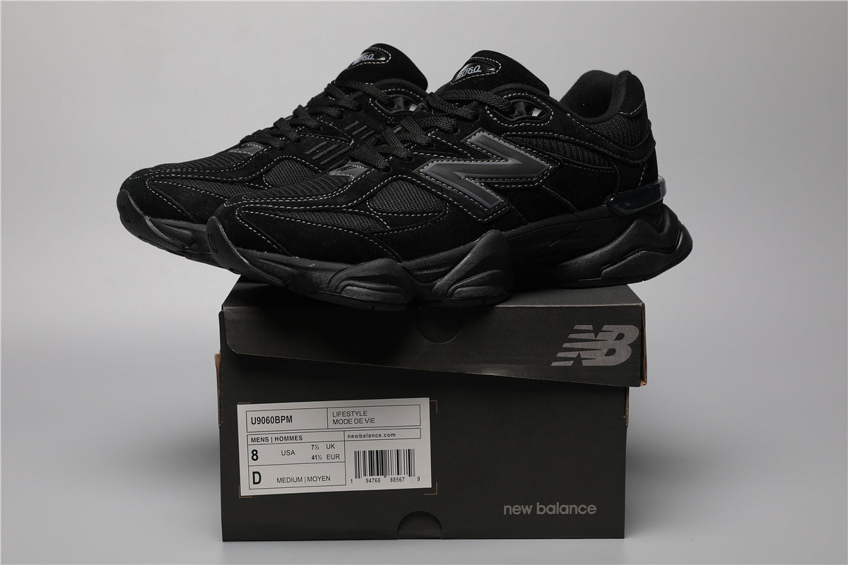 Sneaker unisex New Balance 9060 completamente nere
