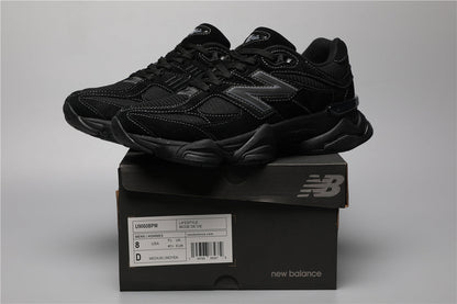 Sneaker unisex New Balance 9060 completamente nere